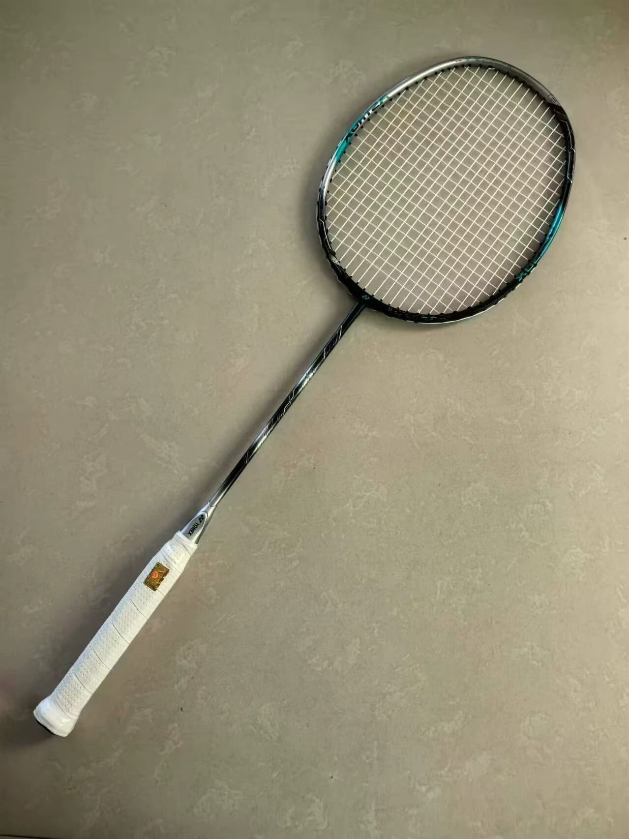 全新精定尤尼克斯天斧88d新色羽毛球拍单拍高定全碳素